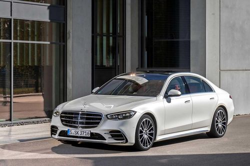 Mercedes-Benz S-Class thay đổi thế nào sau 70 năm