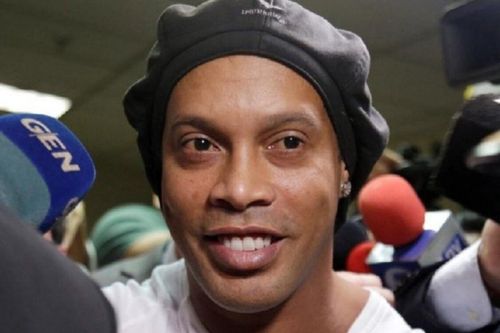 Ronaldinho đổi đời sau khi ra tù