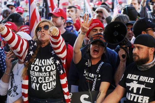 Người ủng hộ ông Trump đổ về thủ đô chờ 'Ngày định đoạt'