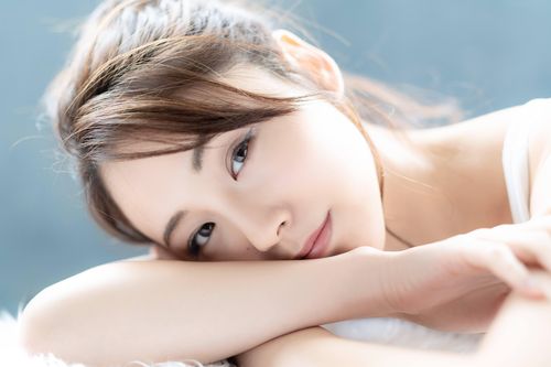 Tuyên ngôn 'da khỏe đẹp khi được cấp ẩm đủ' của giới mộ điệu