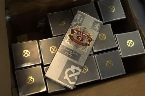 Phát hiện xưởng sản xuất rượu Chivas giả ở TP.HCM