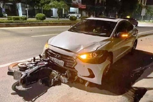 Thanh tra giao thông điều khiển ô tô đi ngược chiều đâm chết người bị khởi tố