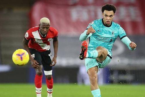 Liverpool: Alexander-Arnold mất bóng 38 lần ở trận thua Southampton