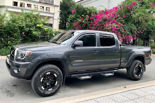 Cận cảnh Toyota Tacoma 'hàng hiếm' chỉ 770 triệu ở Sài Gòn