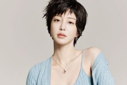 Nhan sắc quá đỗi trẻ trung của 'mỹ nhân thẩm mỹ' Han Ye Seul ở tuổi 41
