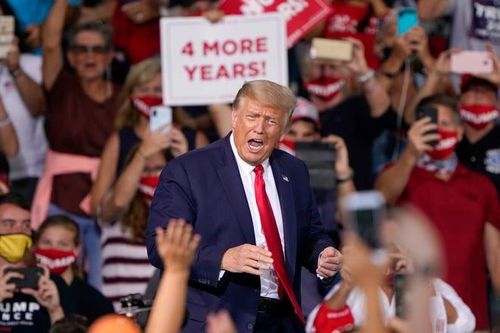 Người tham gia cuộc biểu tình của ông Trump bị cấm mang súng