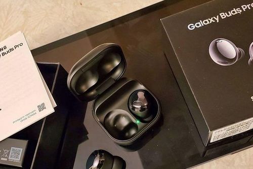 Chưa ra mắt, Tai nghe Galaxy Buds Pro bị rao bán trên Facebook