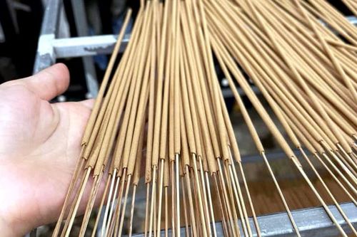 Một lần ngột thở 'hương trầm' hóa chất, nhà giàu bỏ chục triệu mua hương trầm sạch