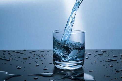 5 thời điểm uống nước giúp tránh được đột quỵ ai cũng cần biết