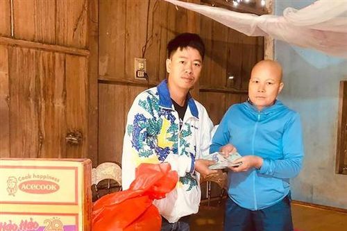 Tận tâm với người nghèo