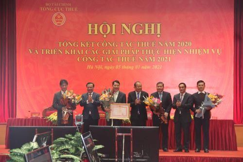 Vượt qua khó khăn của dịch bệnh, ngành Thuế thu vượt dự toán năm 2020