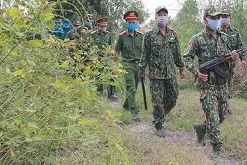 Công an xã chung sức giữ vững bình yên biên giới