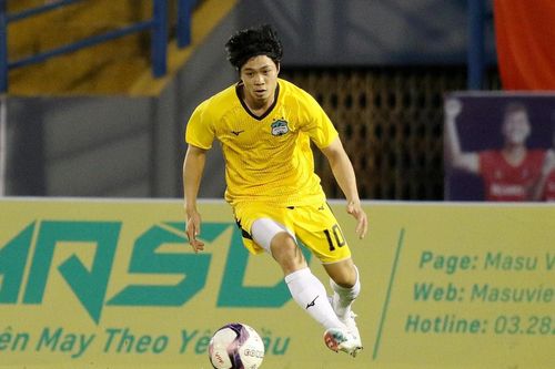 HLV Kiatisak sẽ biến Công Phượng thành tiền đạo hay nhất V-League?