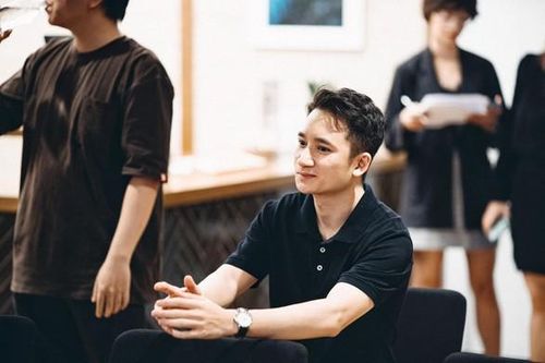 Đầu năm mới, Phan Mạnh Quỳnh gây tò mò khi 'úp mở' sản phẩm kết hợp với rapper bí ẩn