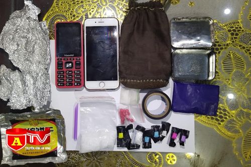 Mua ma túy về sử dụng 'tiện thể' bán cho con nghiện để kiếm lời