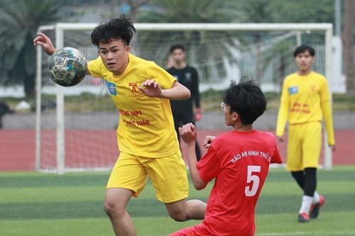 Loạt trận 15h30 ngày 6-1-2021