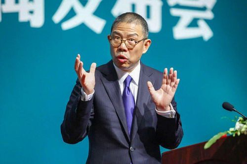 Tỷ phú nước đóng chai Trung Quốc giàu hơn nhà đầu tư Warren Buffett