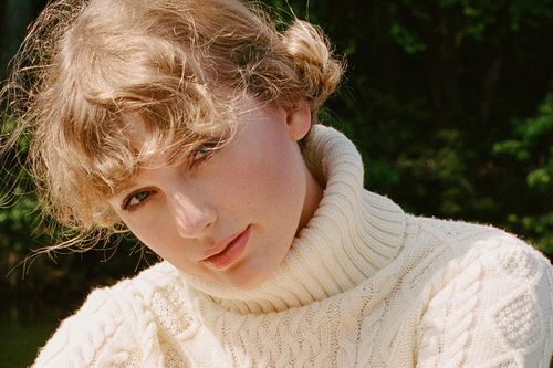 'folklore' của Taylor Swift là album bán chạy nhất năm 2020