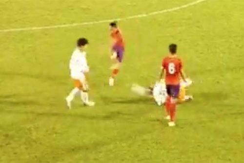 Cầu thủ chơi bạo lực, V League dễ thành võ đường