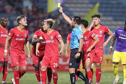 Trưởng ban Trọng tài VFF Dương Văn Hiền: 'Trọng tài phải trau dồi chuyên môn'