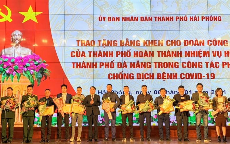 Hải Phòng khen thưởng thành tích trên tuyến đầu chống dịch Covid-19
