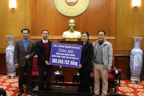 370 tỷ đồng ủng hộ nhân dân các tỉnh chịu thiệt hại do bão lũ
