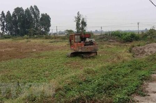 Bắc Ninh: Máy ép cọc đổ đè 2 cháu nhỏ tử vong