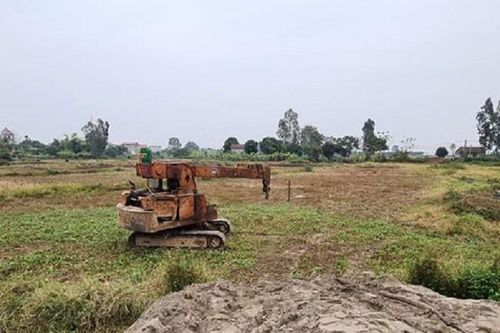 Máy ép cọc đổ làm 4 cháu nhỏ thương vong