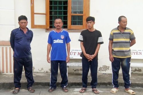 Bắt, đánh 'con bạc' vì không trả tiền thua độ
