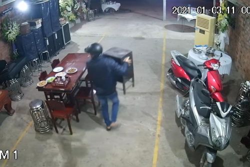 Bình Dương: Nửa đêm vào đám tang trộm thùng phúng điếu cả trăm triệu