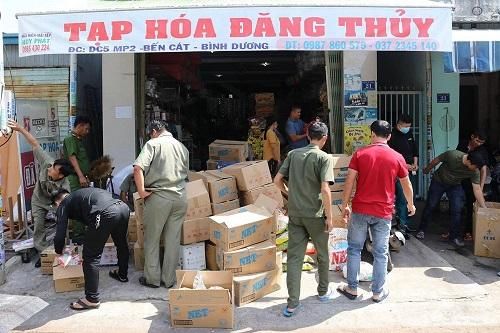 Bình Dương: Cửa hàng tạp hóa mua bán gần 3.000 bịch bột giặt, bột ngọt, hạt nêm giả