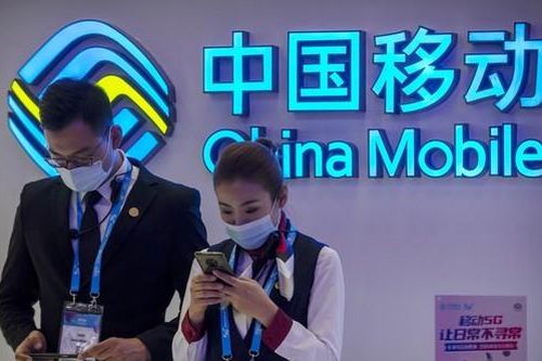 Hủy, không hủy, rồi lại hủy - Sàn New York bối rối với lệnh hành pháp TT Trump và sức ép từ TQ