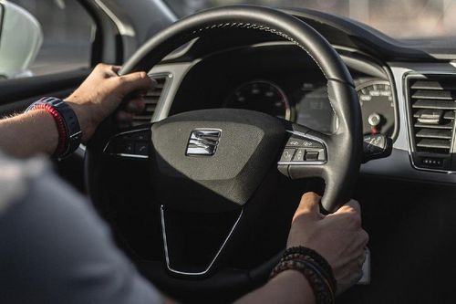 Kinh nghiệm khi xuống dốc hầm để xe với lái mới