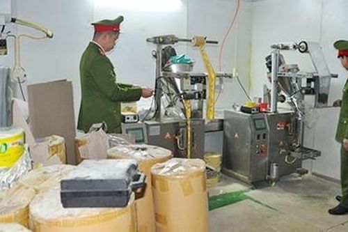 Phát hiện cơ sở sản xuất sản phẩm dinh dưỡng kém chất lượng