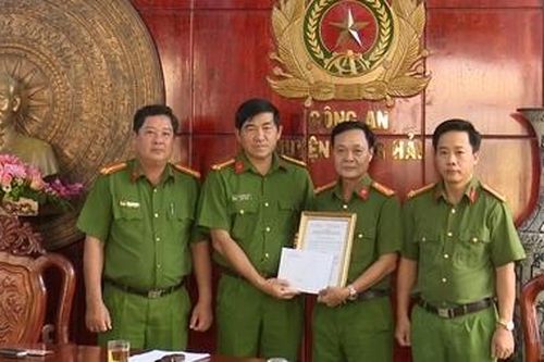 Khen thưởng các đơn vị thực hiện cao điểm tấn công tội phạm