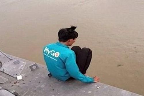 Thua chứng khoán, người đàn ông định nhảy cầu Cần Thơ