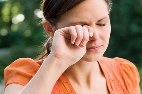 Mẹo hay giúp giảm khô mắt cho dân văn phòng