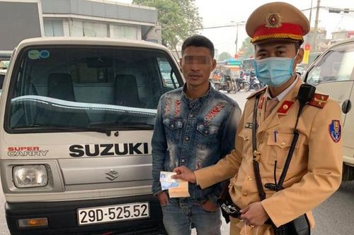 Phát hiện 1 trường hợp mua giấy phép lái xe ô tô giả với giá 4 triệu đồng