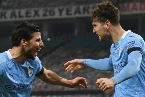 Man City đánh bại MU ở Old Trafford thế nào