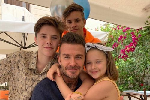 Gia đình David Beckham bí mật rời Anh trước lệnh phong tỏa