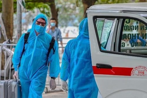 Bệnh nhân 1498 ra ngoài ăn tối khi phải cách ly tại nhà