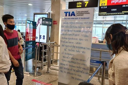 Nhiều chuyến bay đi và đến Vinh tiếp tục bị hủy vì thời tiết xấu