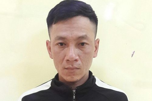 Cảnh sát bắt kẻ có lệnh truy nã khi phá đường dây vượt biên