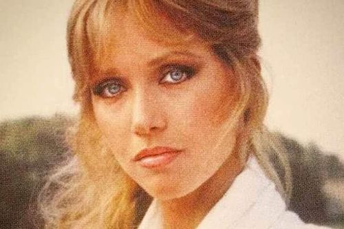 Báo Mỹ đưa tin Bond Girl Tanya Roberts qua đời