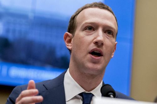 Facebook khóa tài khoản của Tổng thống Trump vô thời hạn