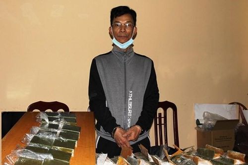 Hà Nam: Bắt giữ đối tượng vận chuyển 14 bánh heroin