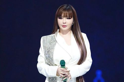 Park Bom - Tìm lại hào quang sau scandal chất cấm