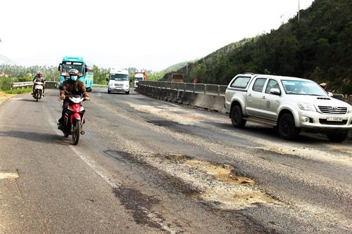 Hiểm nguy rình rập trên quốc lộ 1A đoạn qua Phú Yên