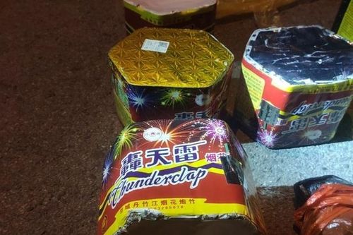 Hà Nội: Bắt quả tang nam thanh niên vận chuyển hơn 8kg pháo nổ