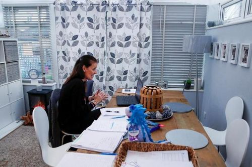 Anh hủy các kỳ thi học kỳ vì đại dịch Covid-19